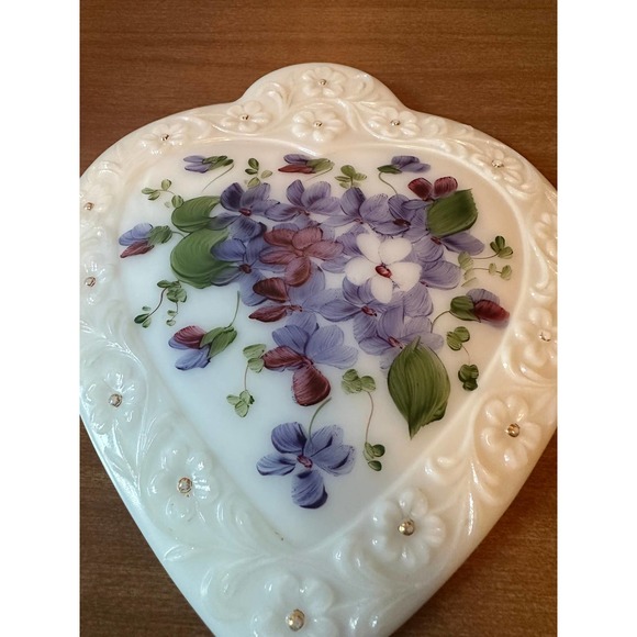 Vintage milkglass divided lidded heart shaped trinket dish hand-painted flowers - Picture 10 of 10